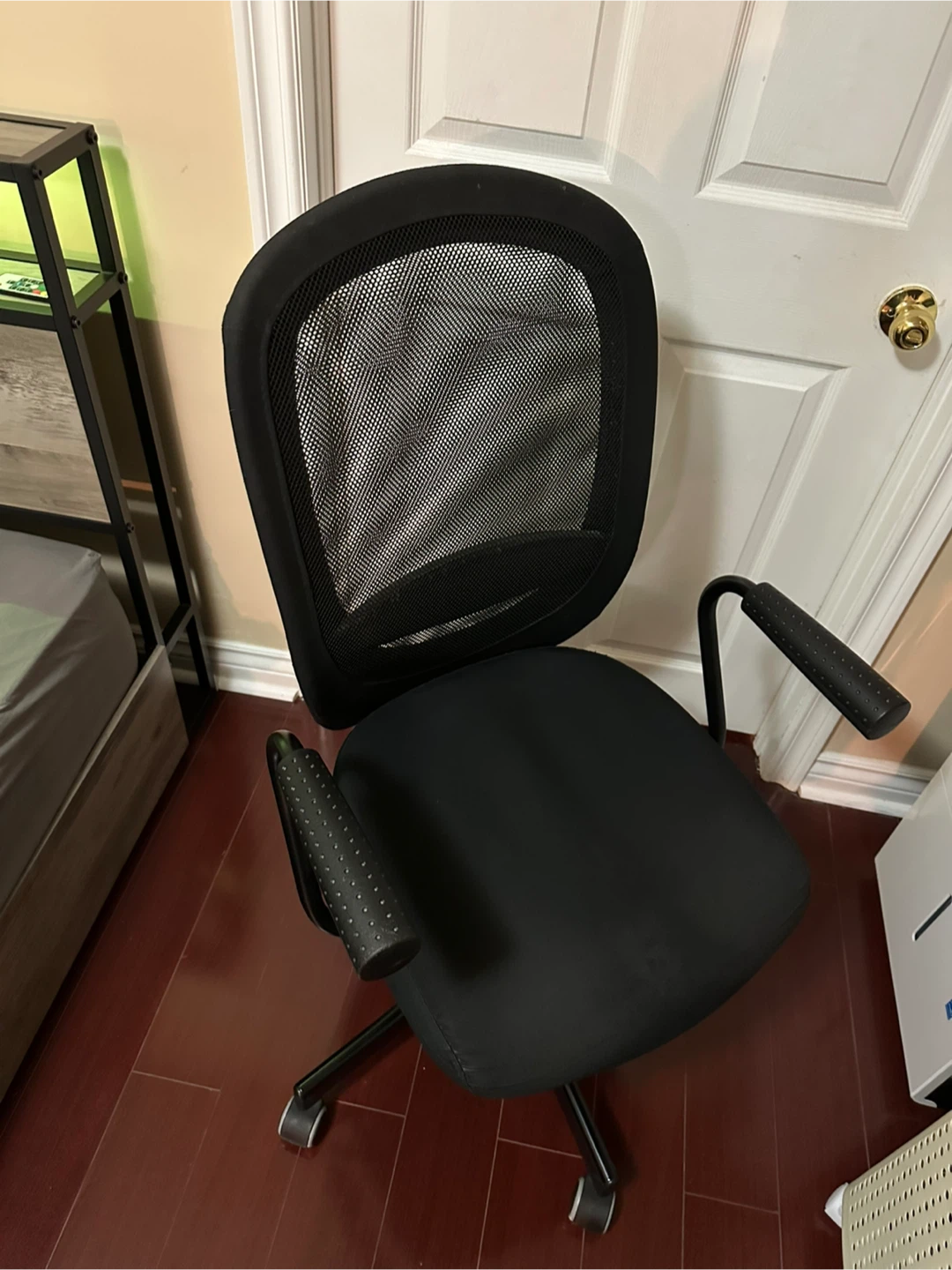 Black Mesh Office Chair - photo 2