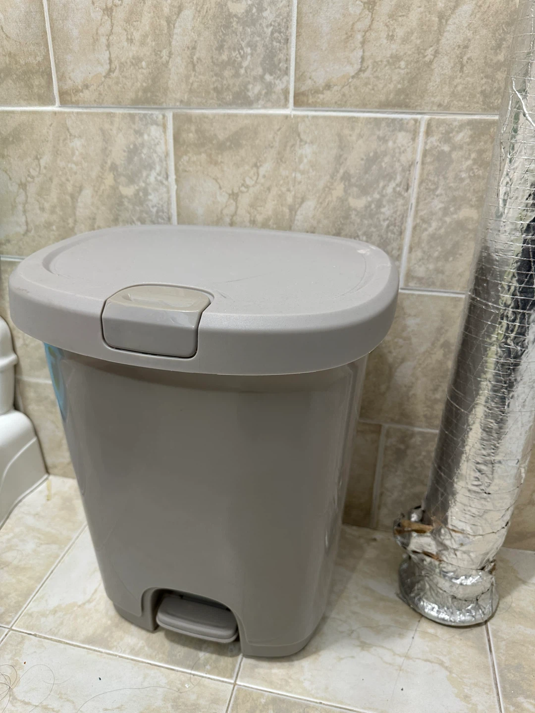Trash can