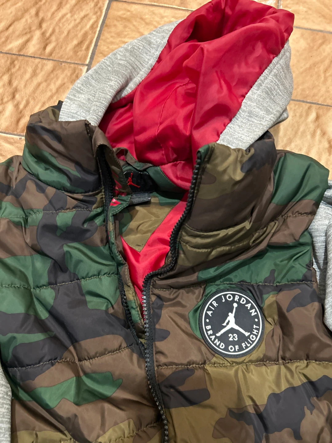 Jordan Camo Puffer Vest with Grey Sleeves - photo 2