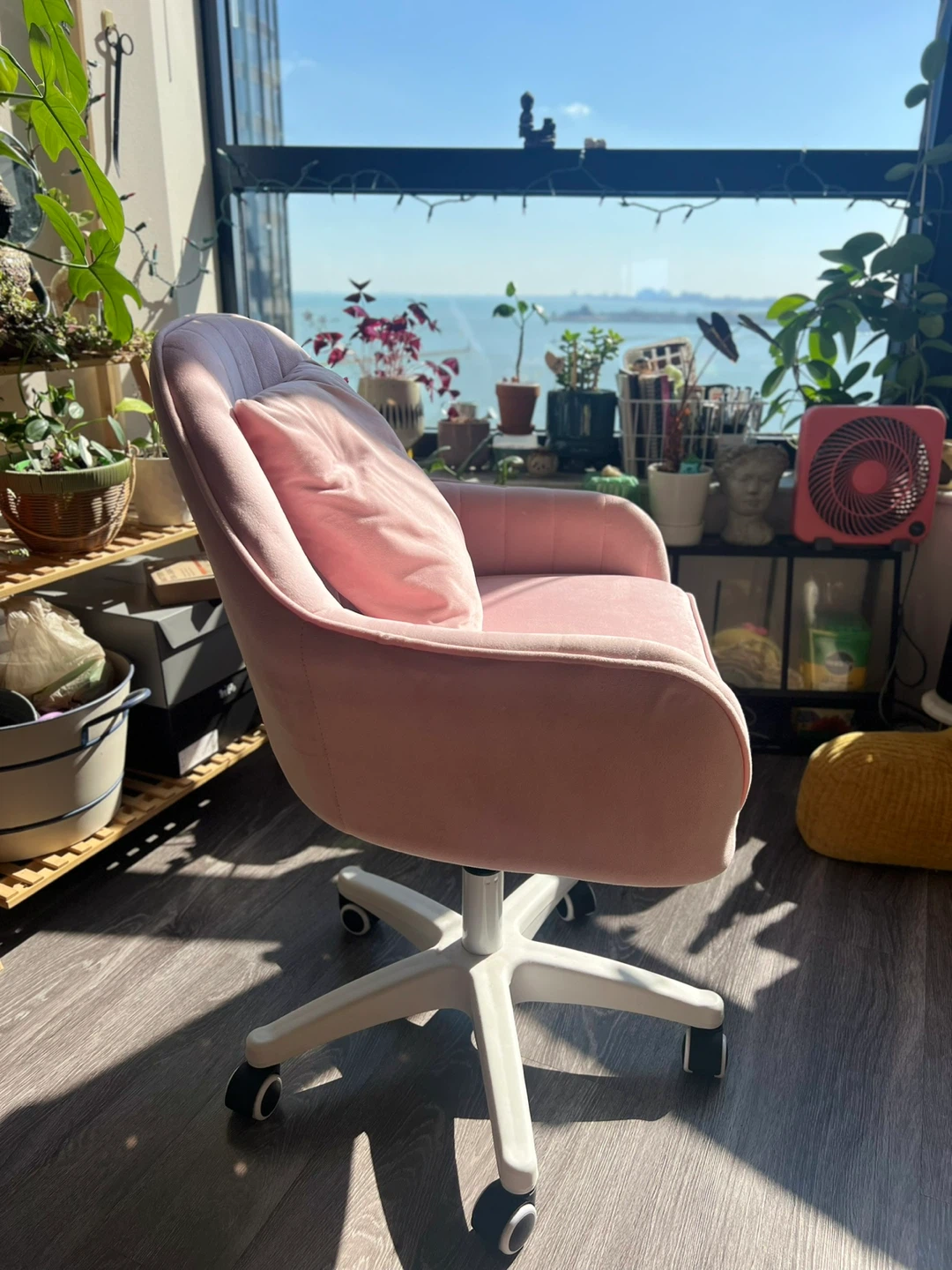 Pink Velvet Office Chair with Pillow - photo 3