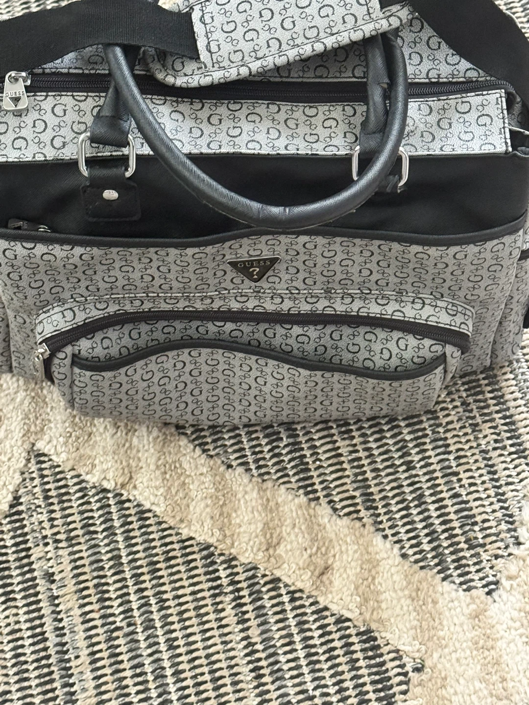 Guess Diaper Bag Extra Large With Multiple Pockets - photo 4