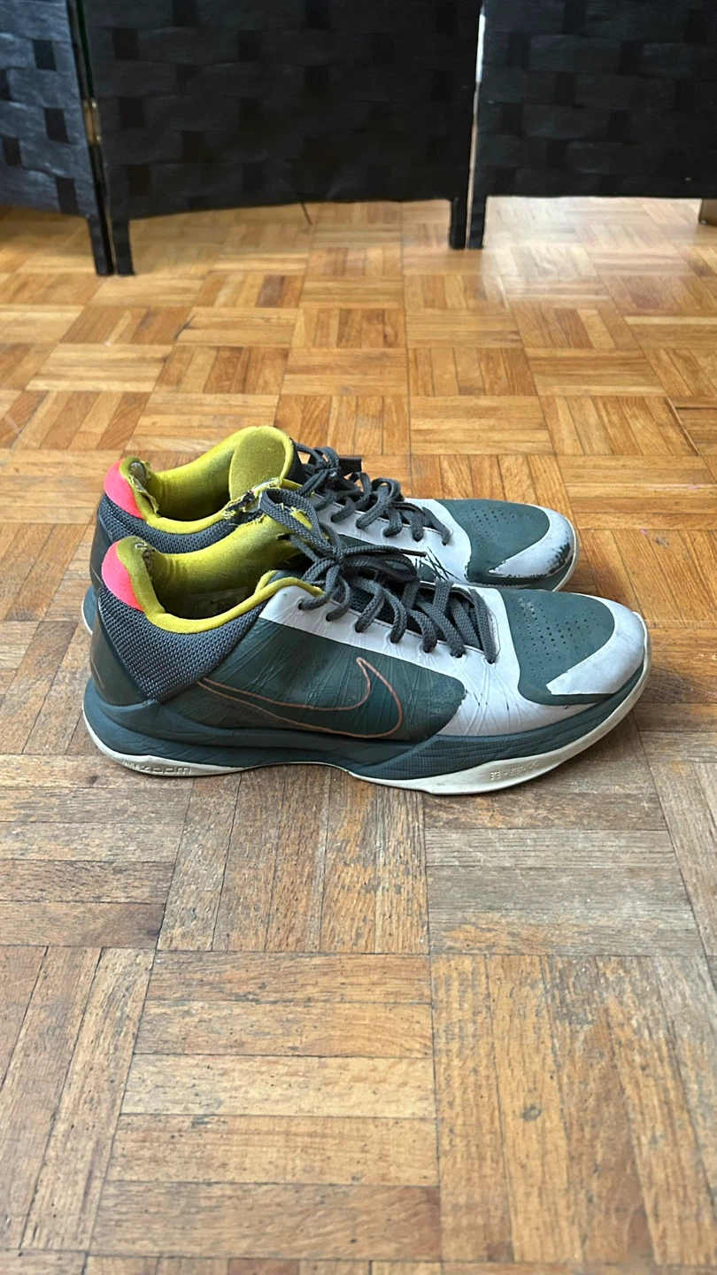 Nike Basketball Shoes - photo 2