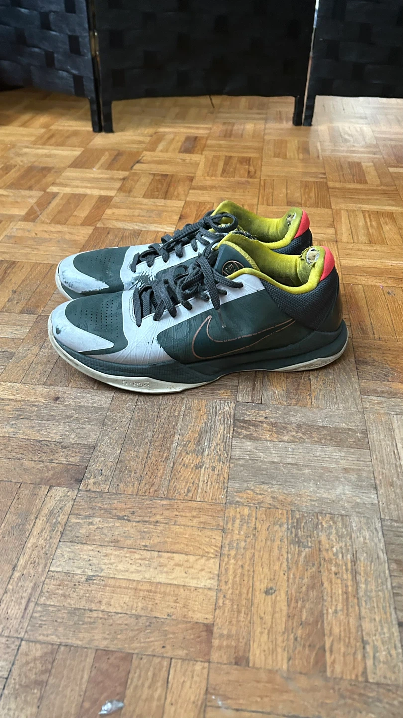 Nike Basketball Shoes - photo 3
