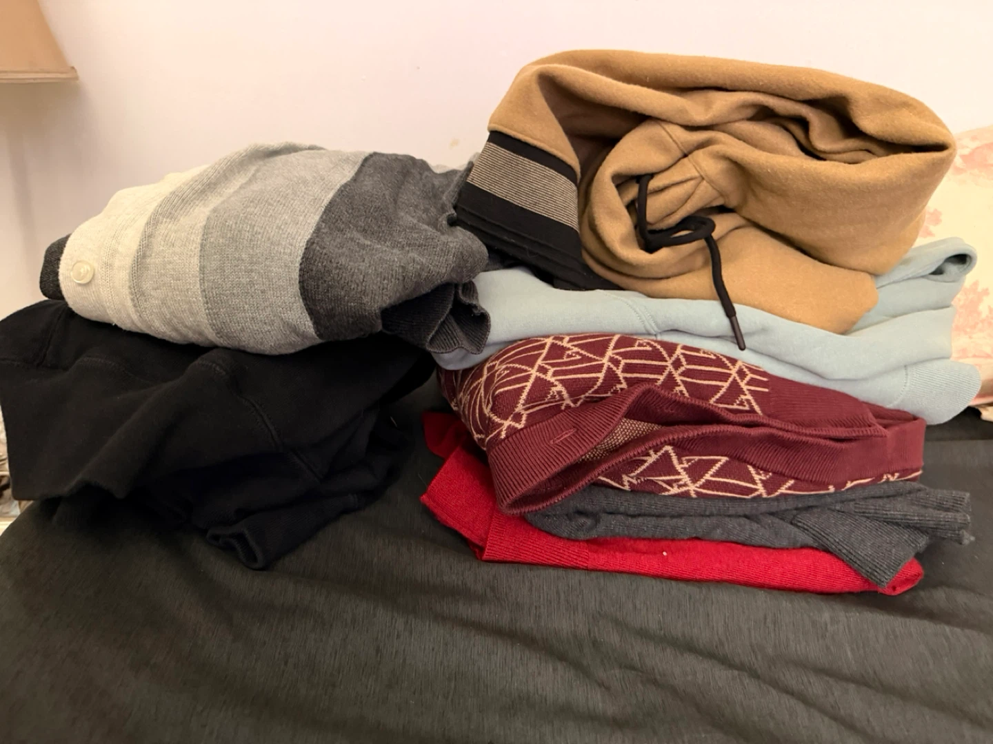 Sweaters & Hoodies (Calvin Klein, Lacoste, Uniqlo, Express) XS–M