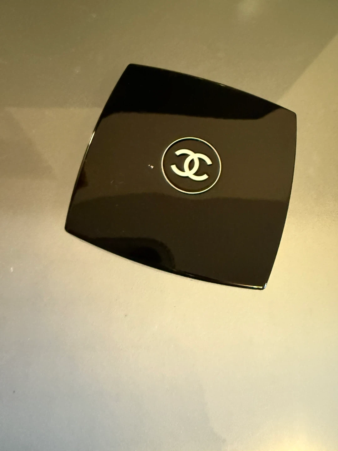 Chanel Ombre Essentielle Multi-Use Eyeshadow 228 Rose Charnel - photo 2