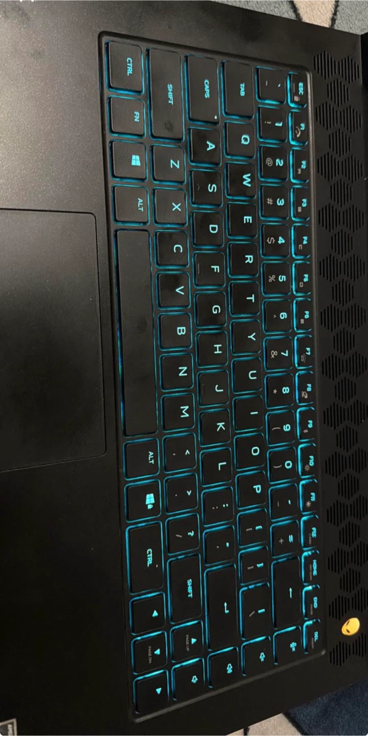 Alienware Laptop M15 ryzen edition R5 - photo 2