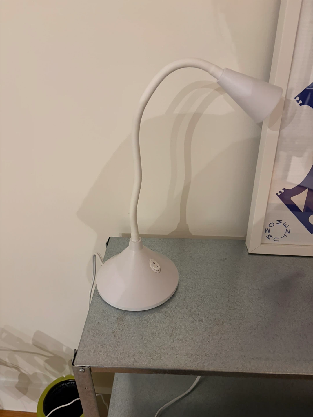 White desk lamp - photo 2