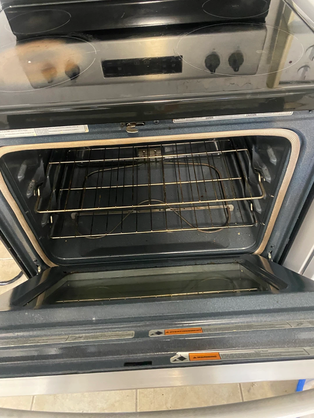 Whirlpool Electric Stove with Oven - photo 2