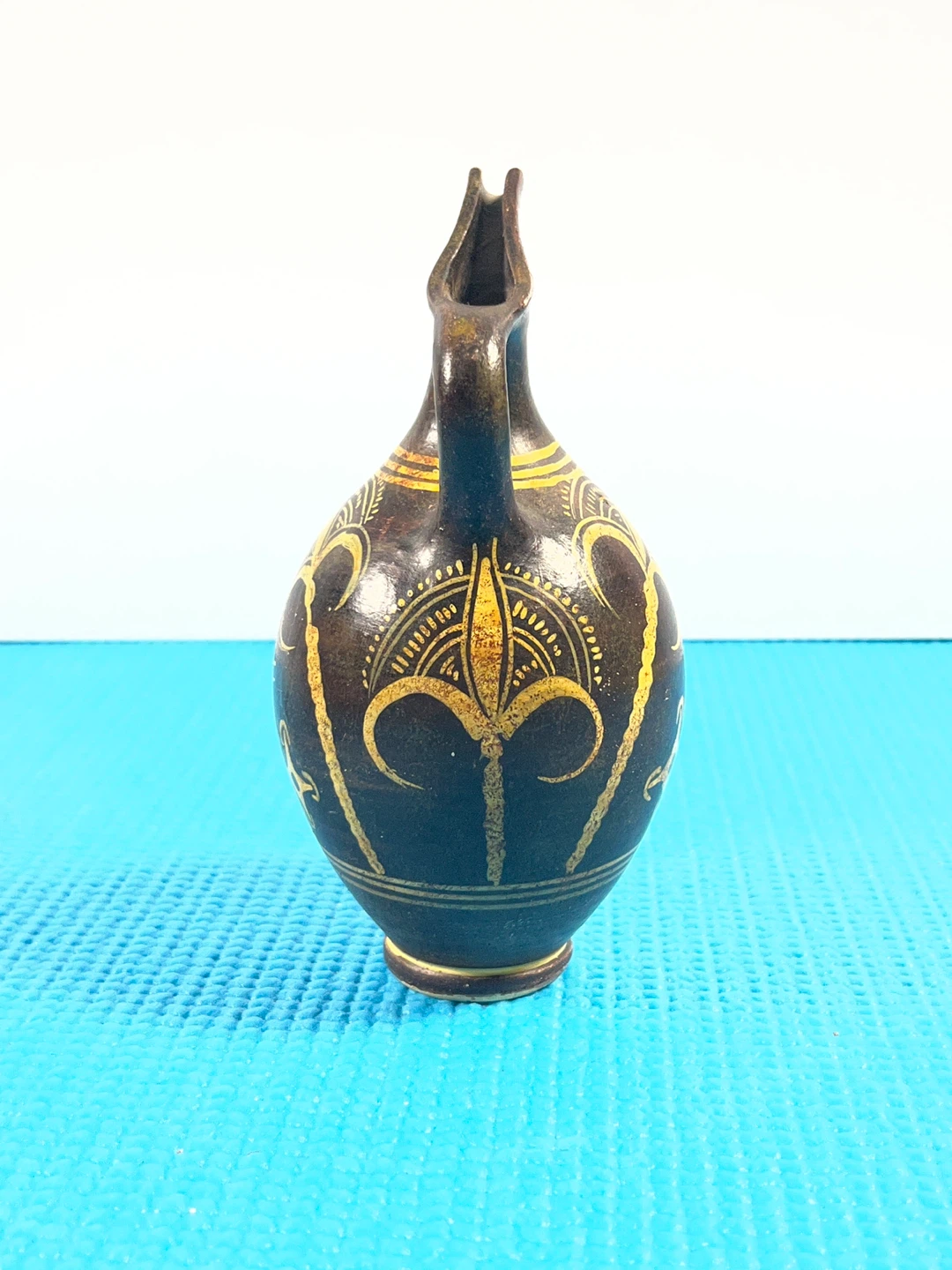 1400 B.C MINOAN - STYLE TERRACOTTA REPLICA VASE - photo 2