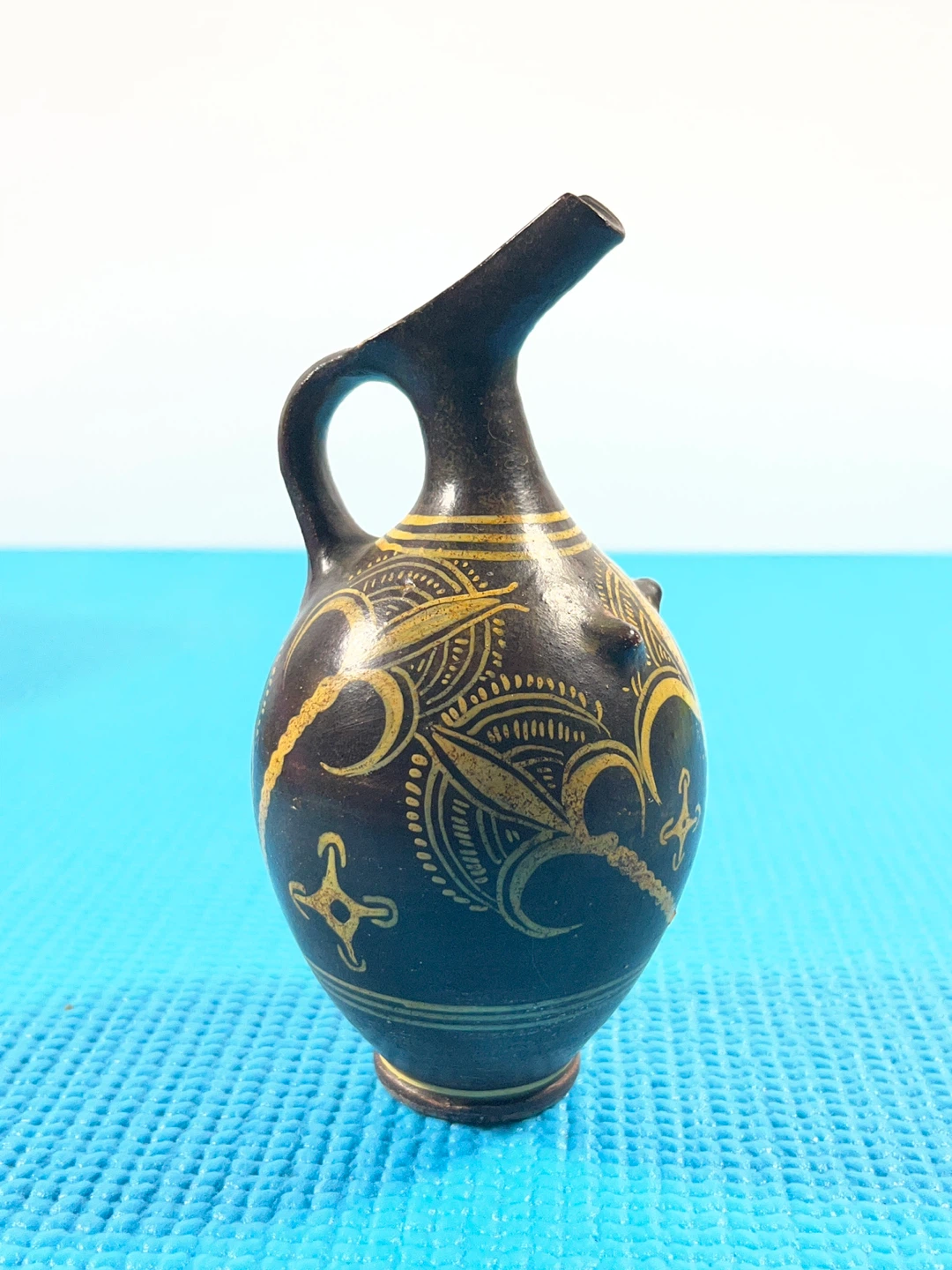 1400 B.C MINOAN - STYLE TERRACOTTA REPLICA VASE
