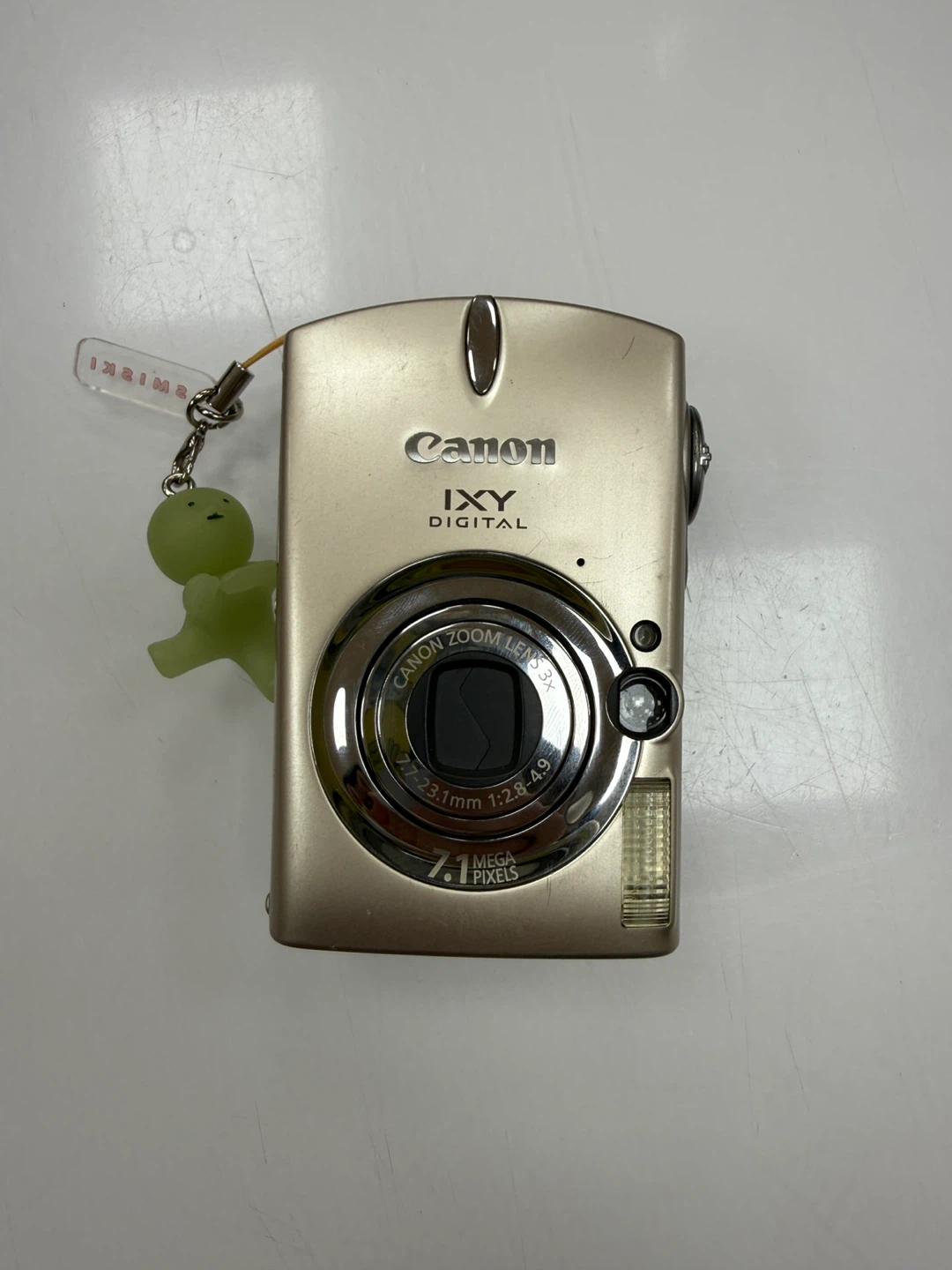 Canon IXY 700 digital Camera