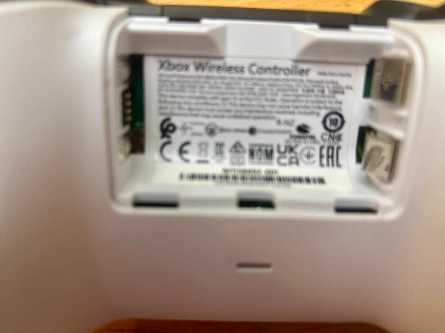 Xbox Wireless Controller - Electric Volt - photo 3