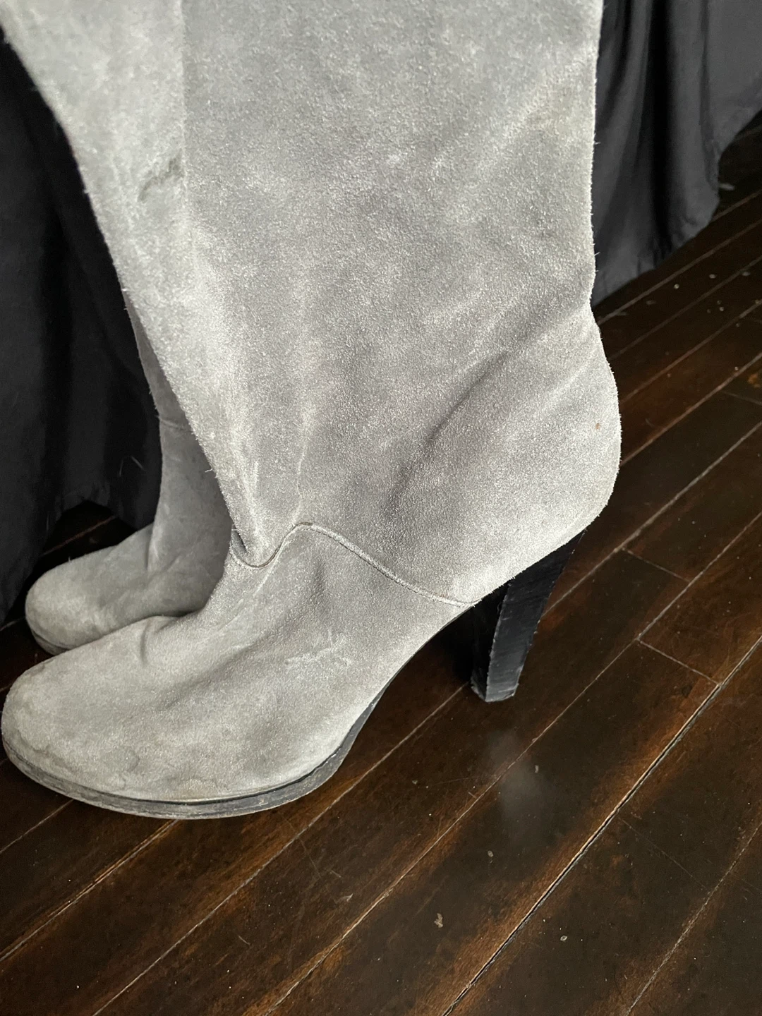 Grey Suede Heeled Boots - 8M - photo 4