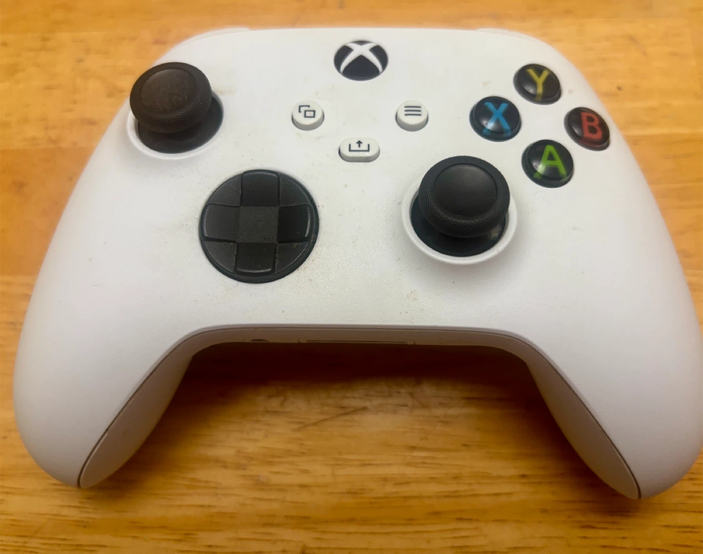 White Xbox Wireless Controller
