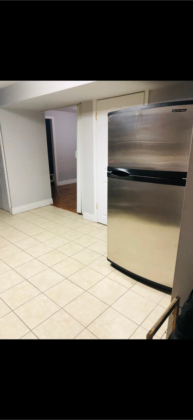 2 bedroom 1 bathroom Basment