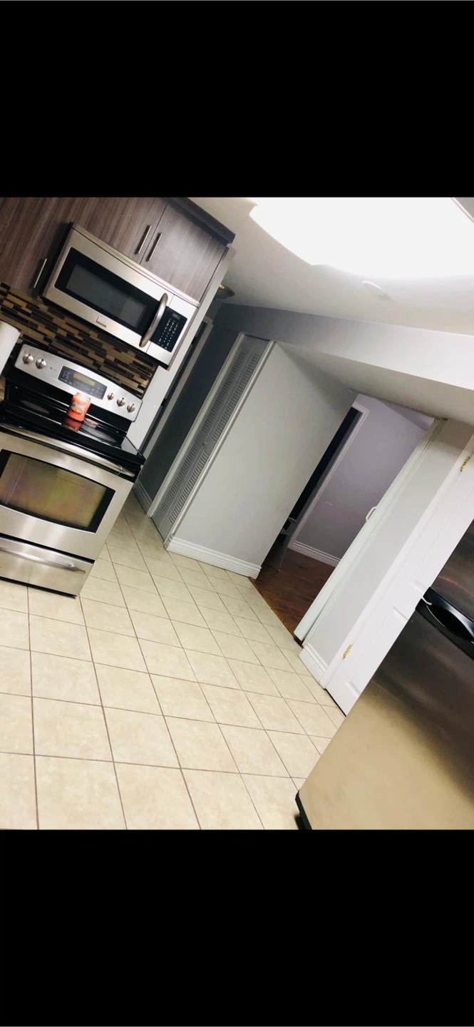 2 bedroom 1 bathroom Basment - photo 2