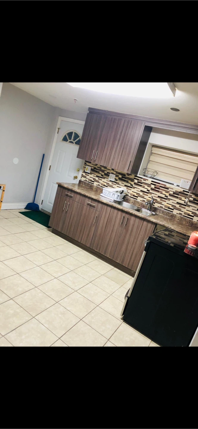 2 bedroom 1 bathroom Basment - photo 3