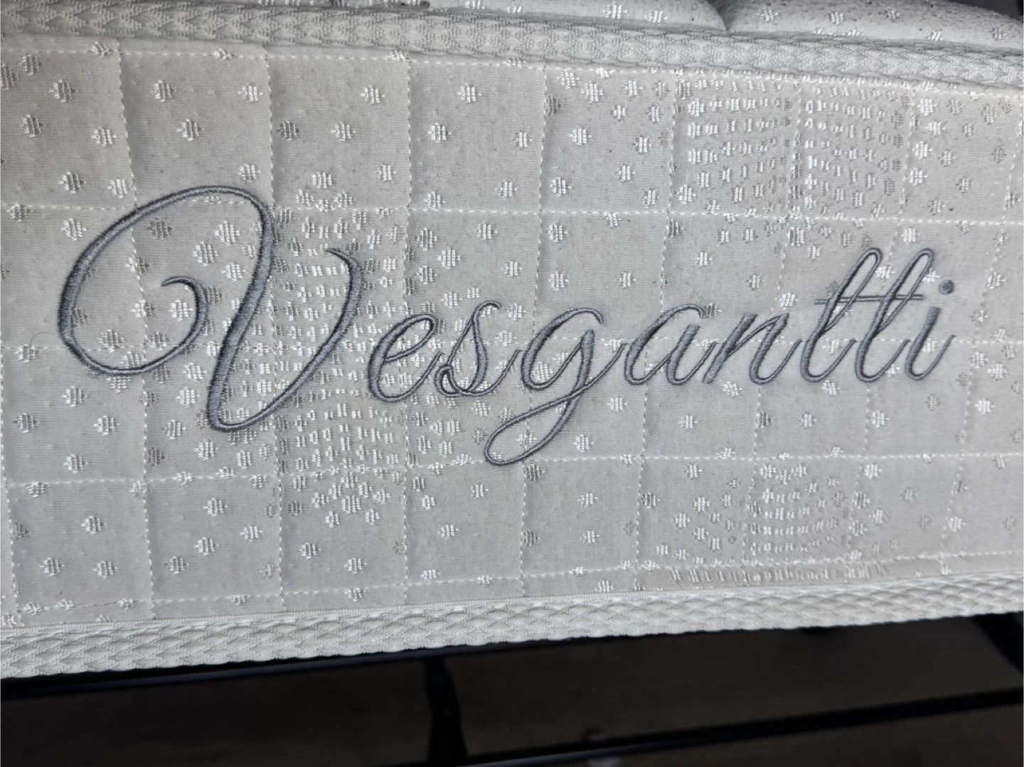 Vesgantti Queen Size Mattress - photo 2