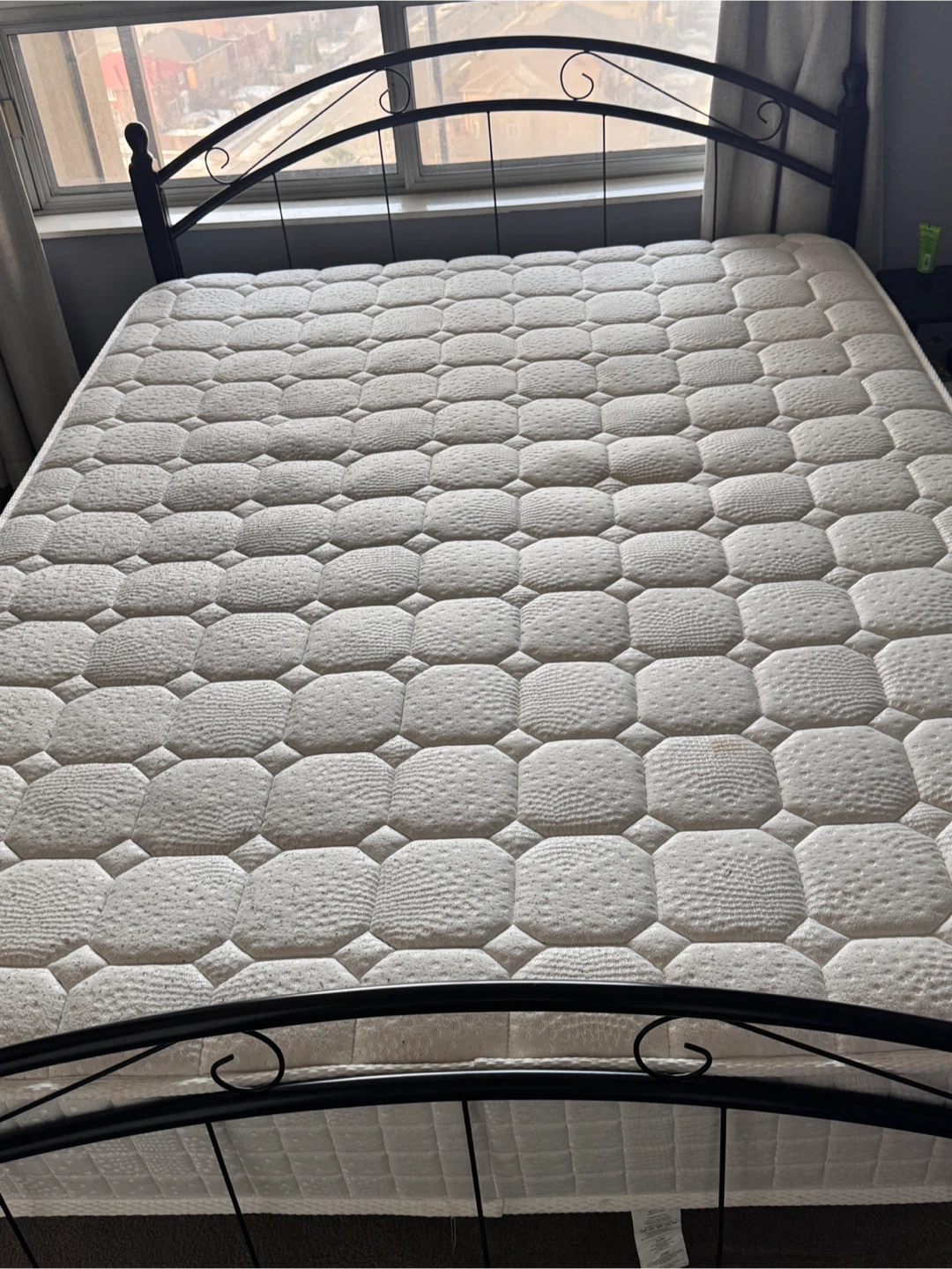 Vesgantti Queen Size Mattress
