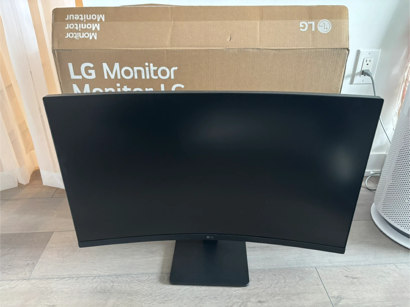 LG 32 inch Curved Monitor 32MR51CA-B