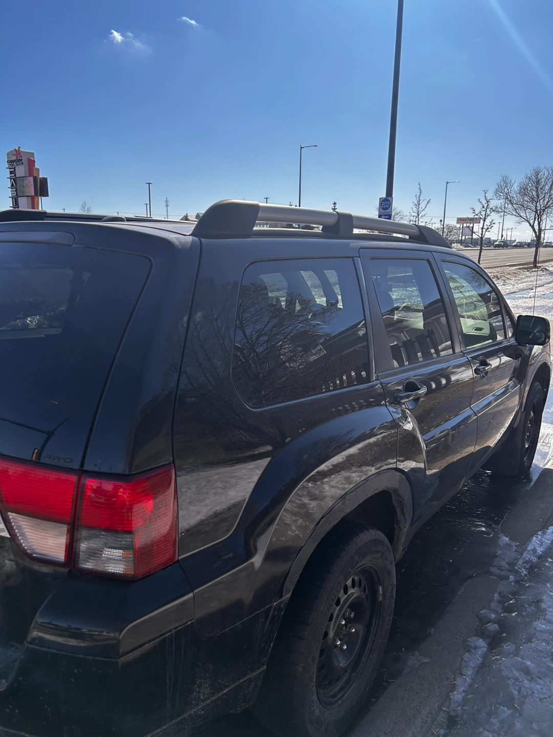 Black Mitsubishi Endeavor SUV - photo 3