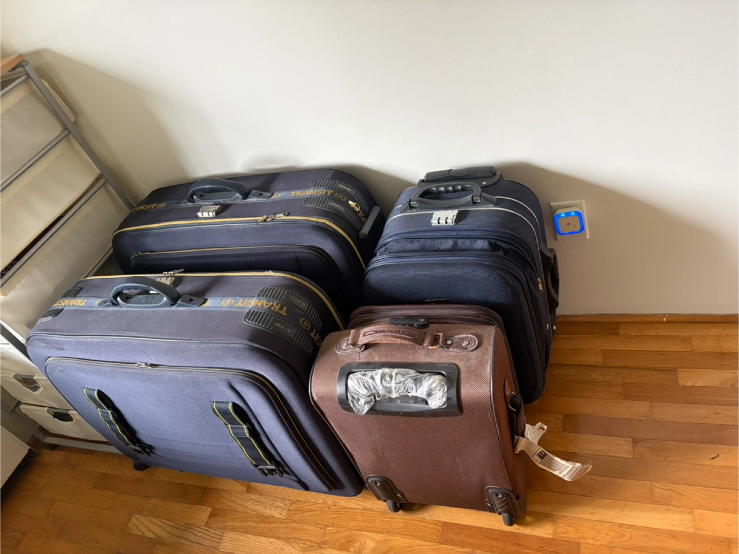 Luggage’s - photo 2