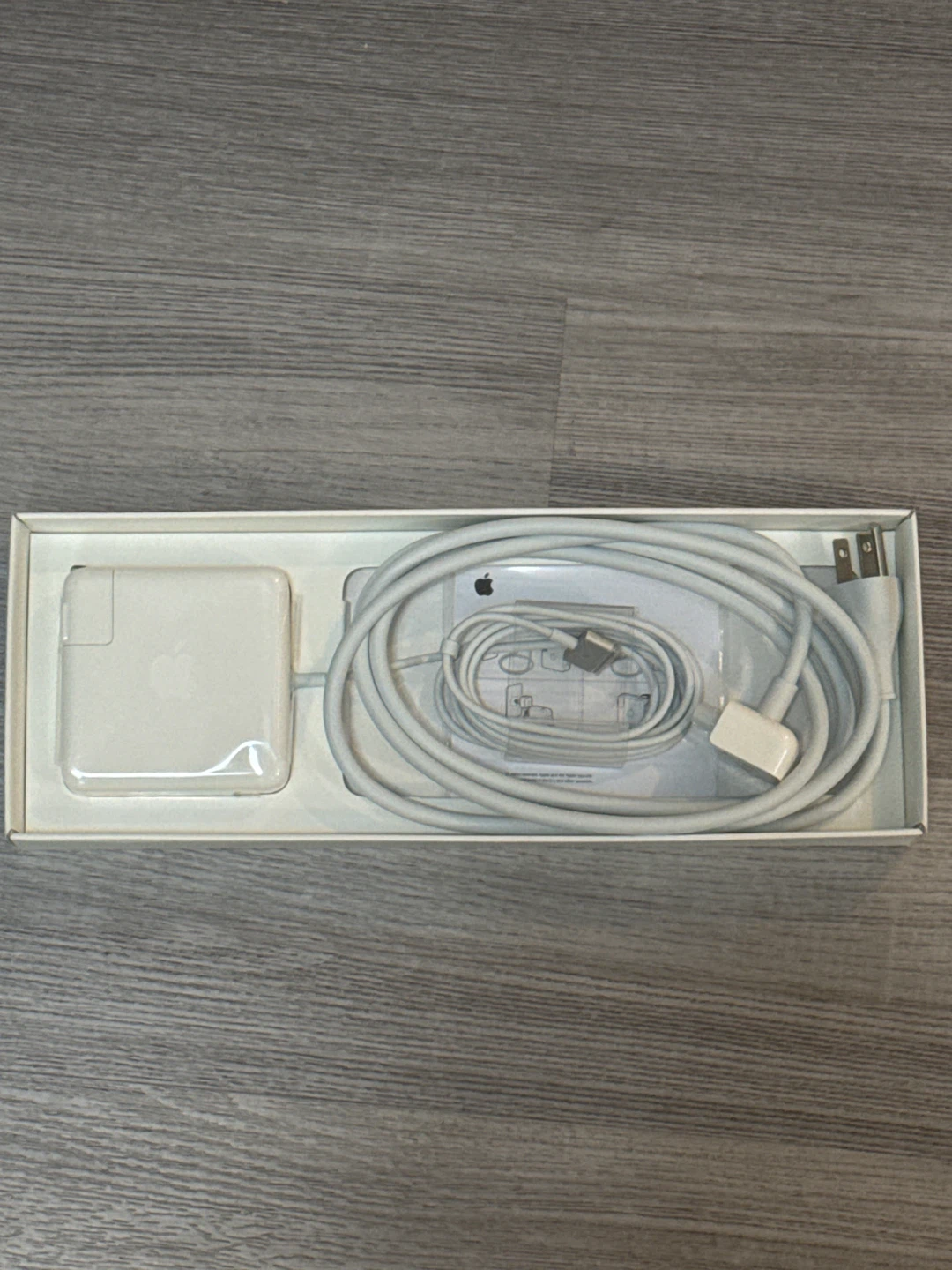 Apple 85W MagSafe 2 Power Adapter - photo 2