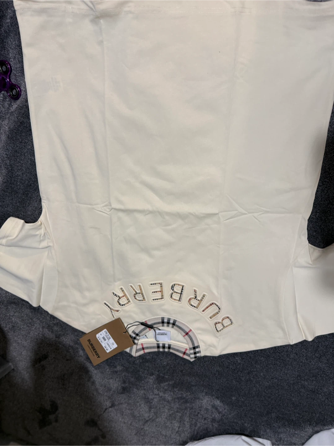 Amiri & Burberry T-Shirts - photo 3