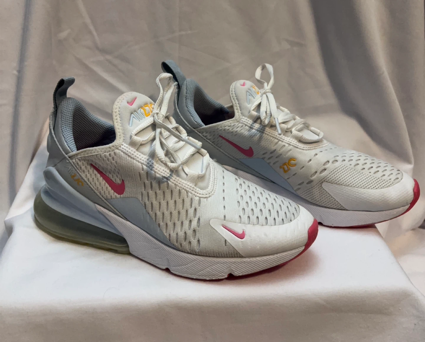 Nike Air Max 270 - size 5.5Y - photo 3
