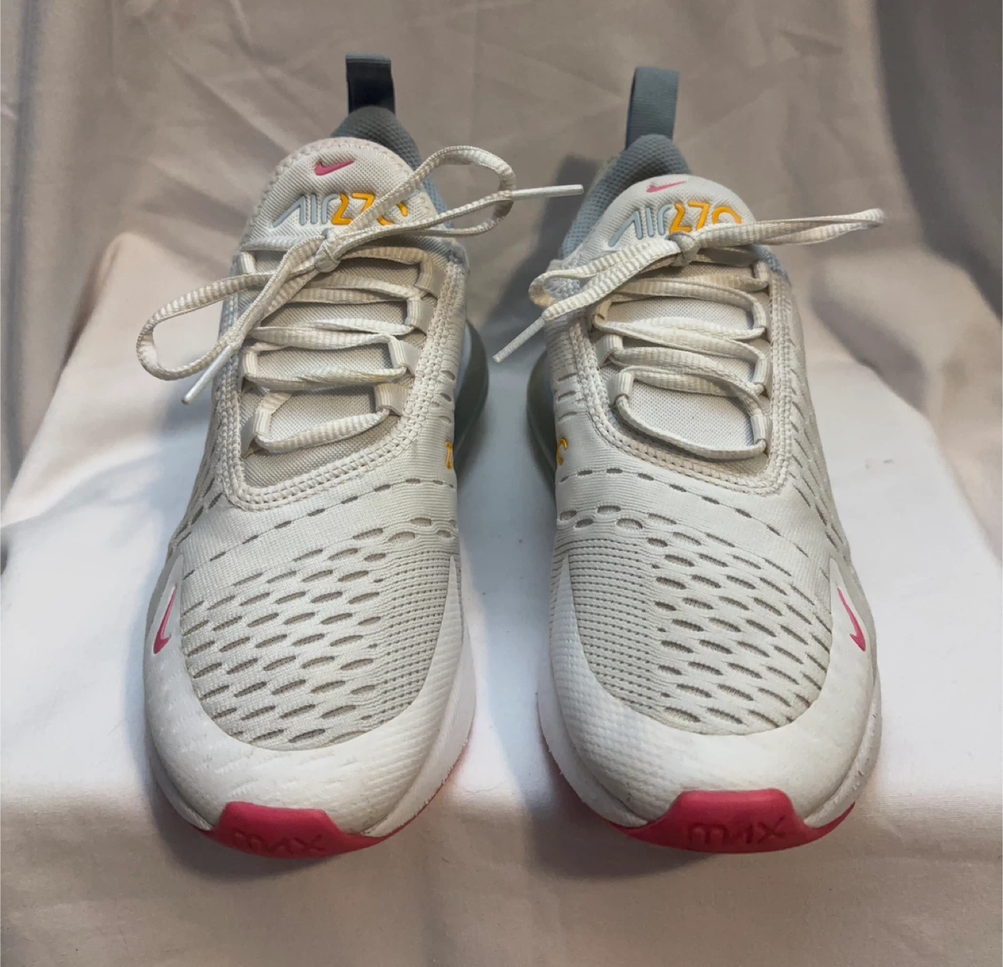 Nike Air Max 270 - size 5.5Y - photo 2