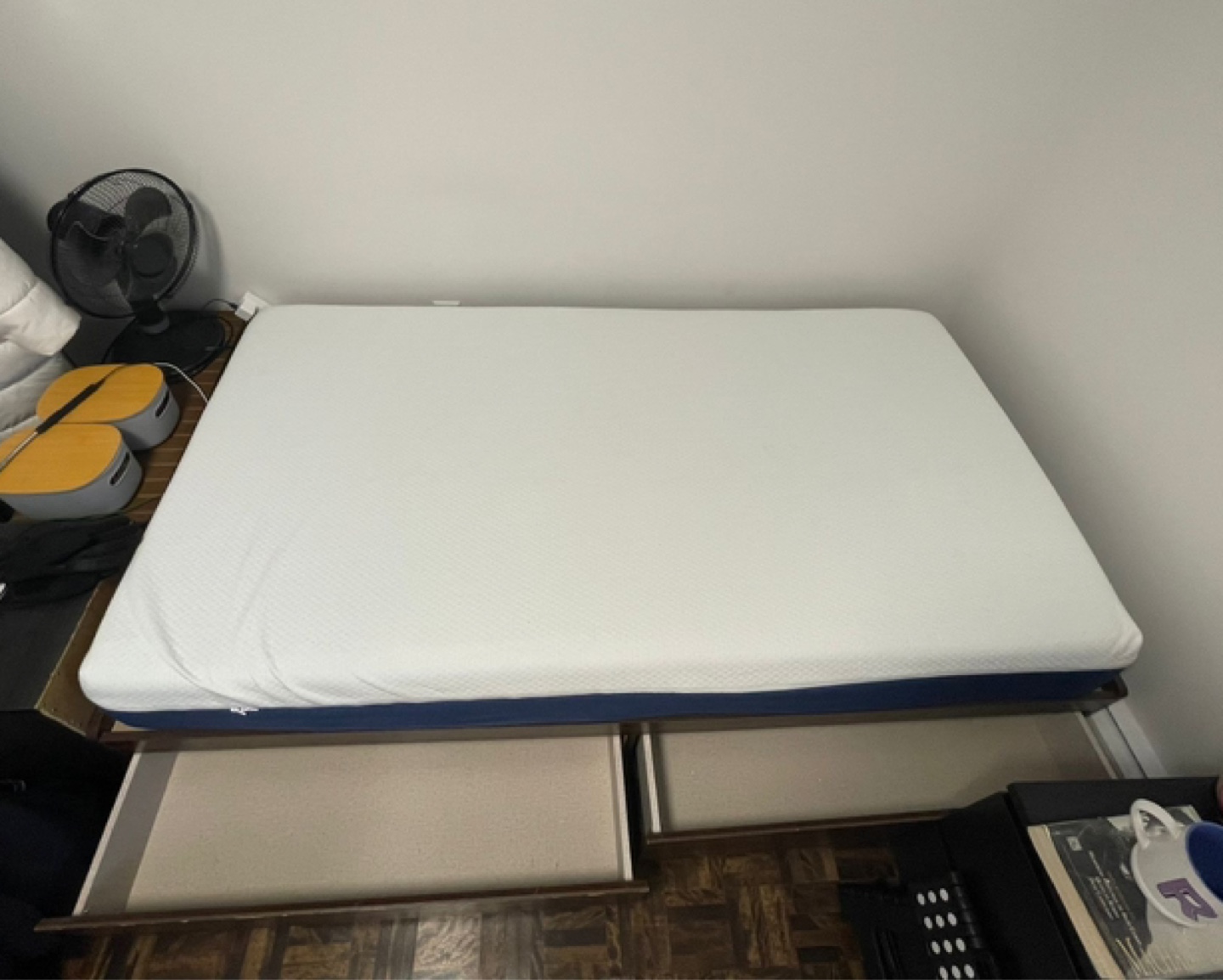 Twin bed frame - photo 2