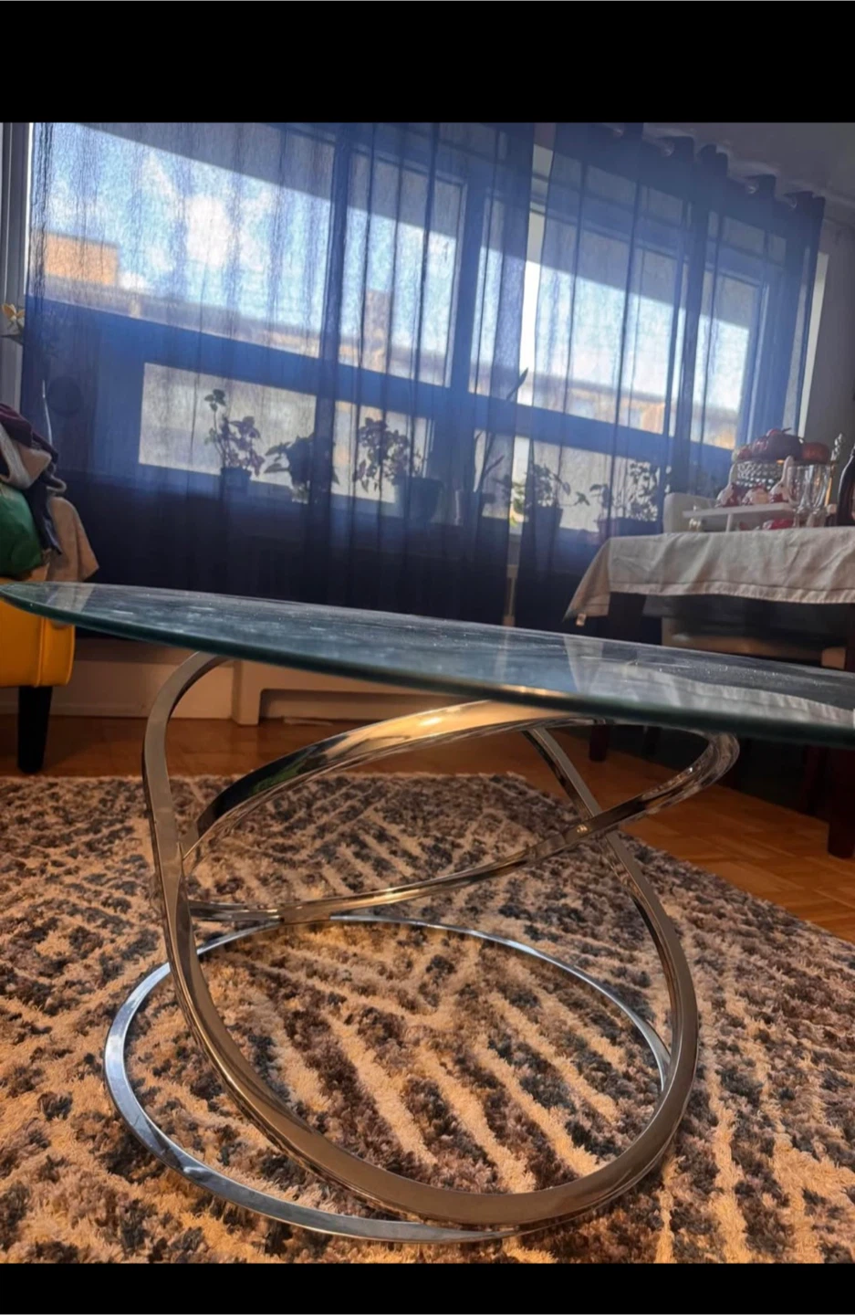 oval table