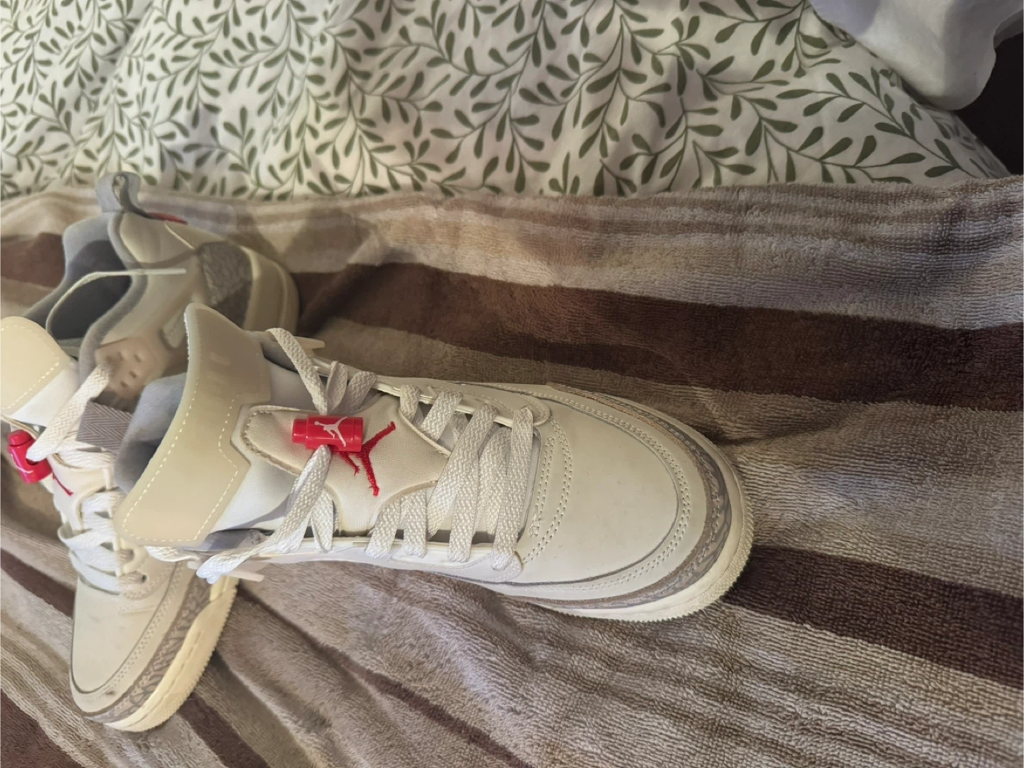 Air Jordan 3 "White Cement Reimagined" (2023) - Size 7Y - photo 2