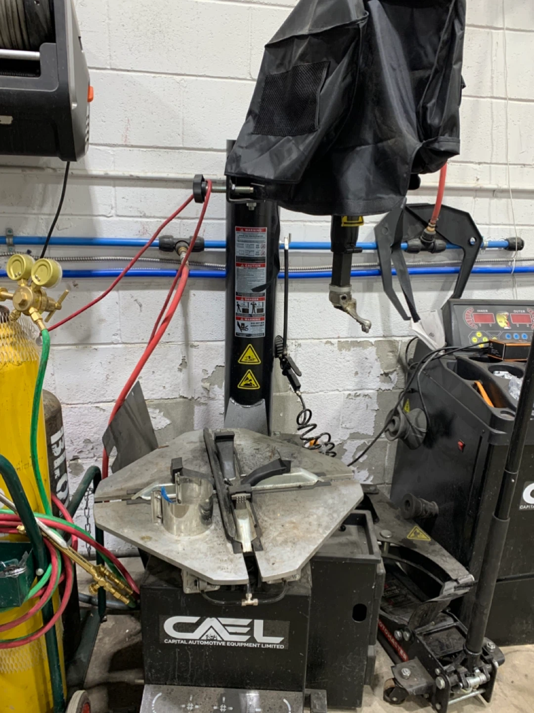 CAEL Tire Changer Machine - photo 3