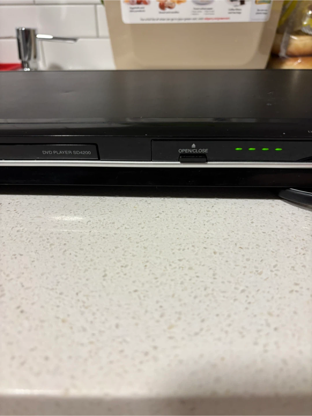 Toshiba SD4200 DVD Player - photo 2
