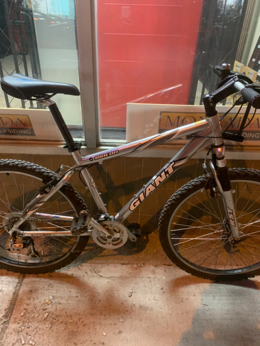Giant Mountain Bike - photo 2