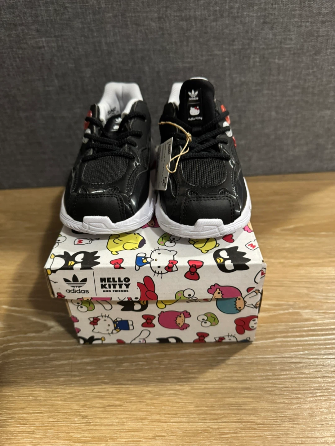 Adidas x Hello Kitty TD Shoes Size 9K - photo 2
