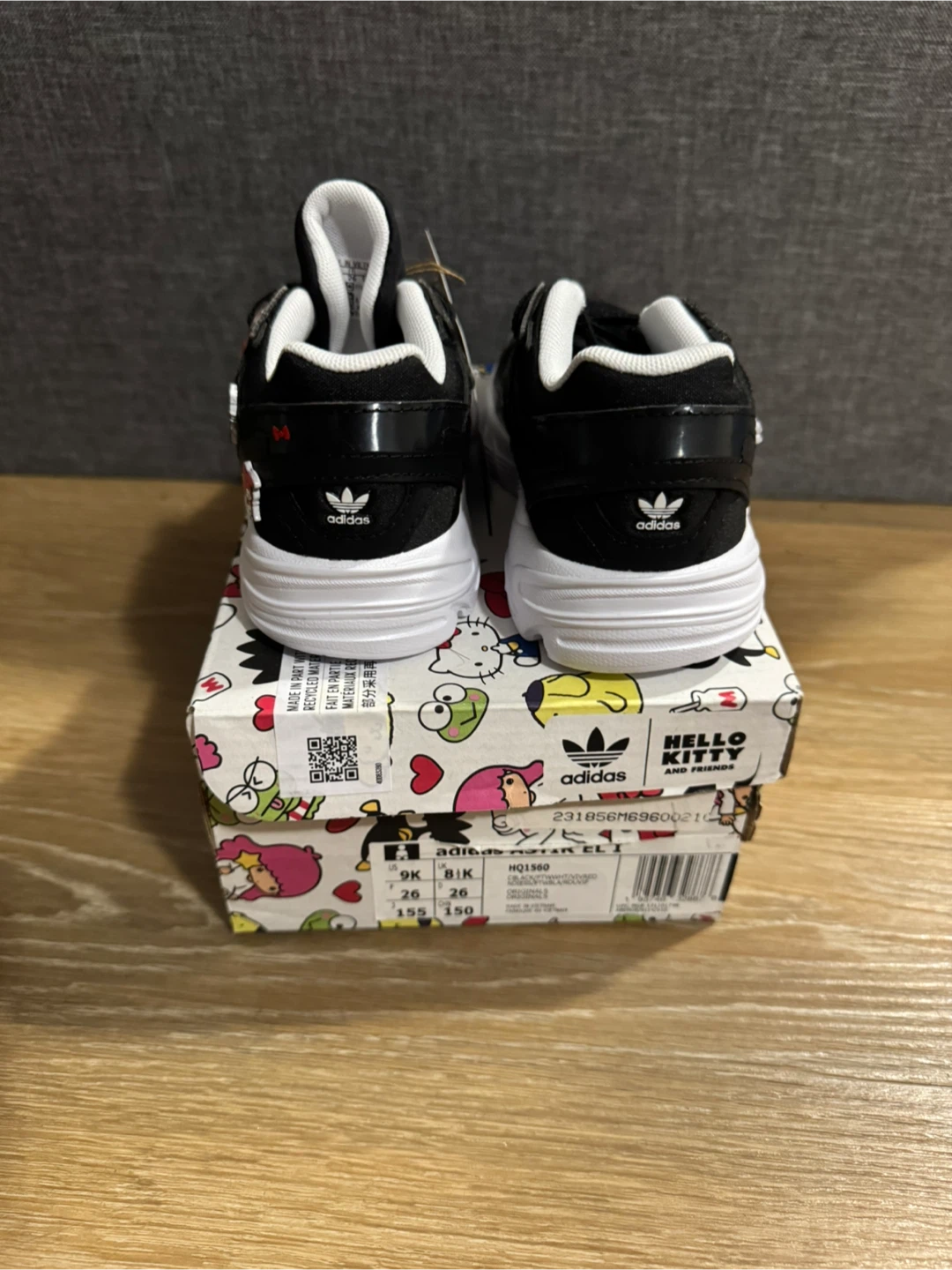 Adidas x Hello Kitty TD Shoes Size 9K - photo 4