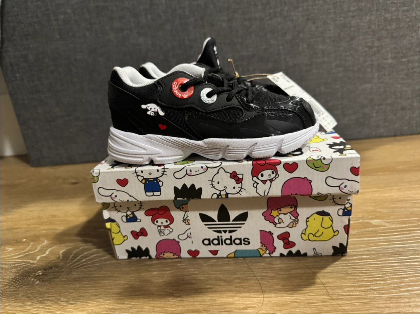 Adidas x Hello Kitty TD Shoes Size 9K