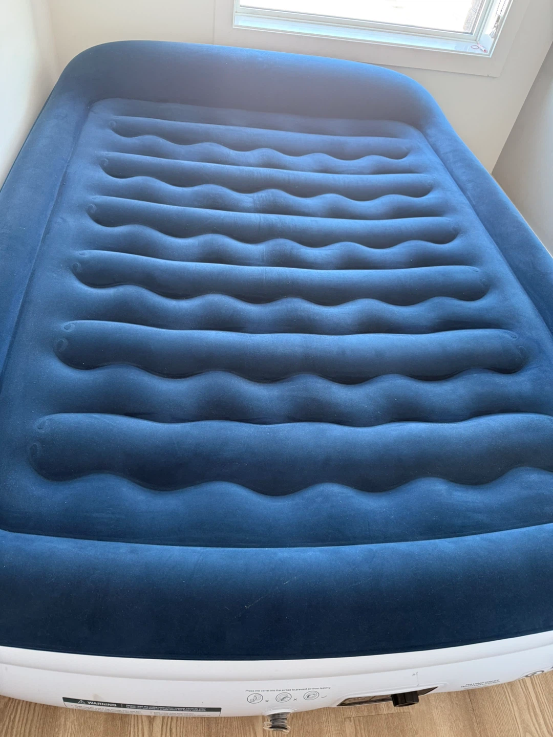 Air Mattress (Queen 22”) - photo 4