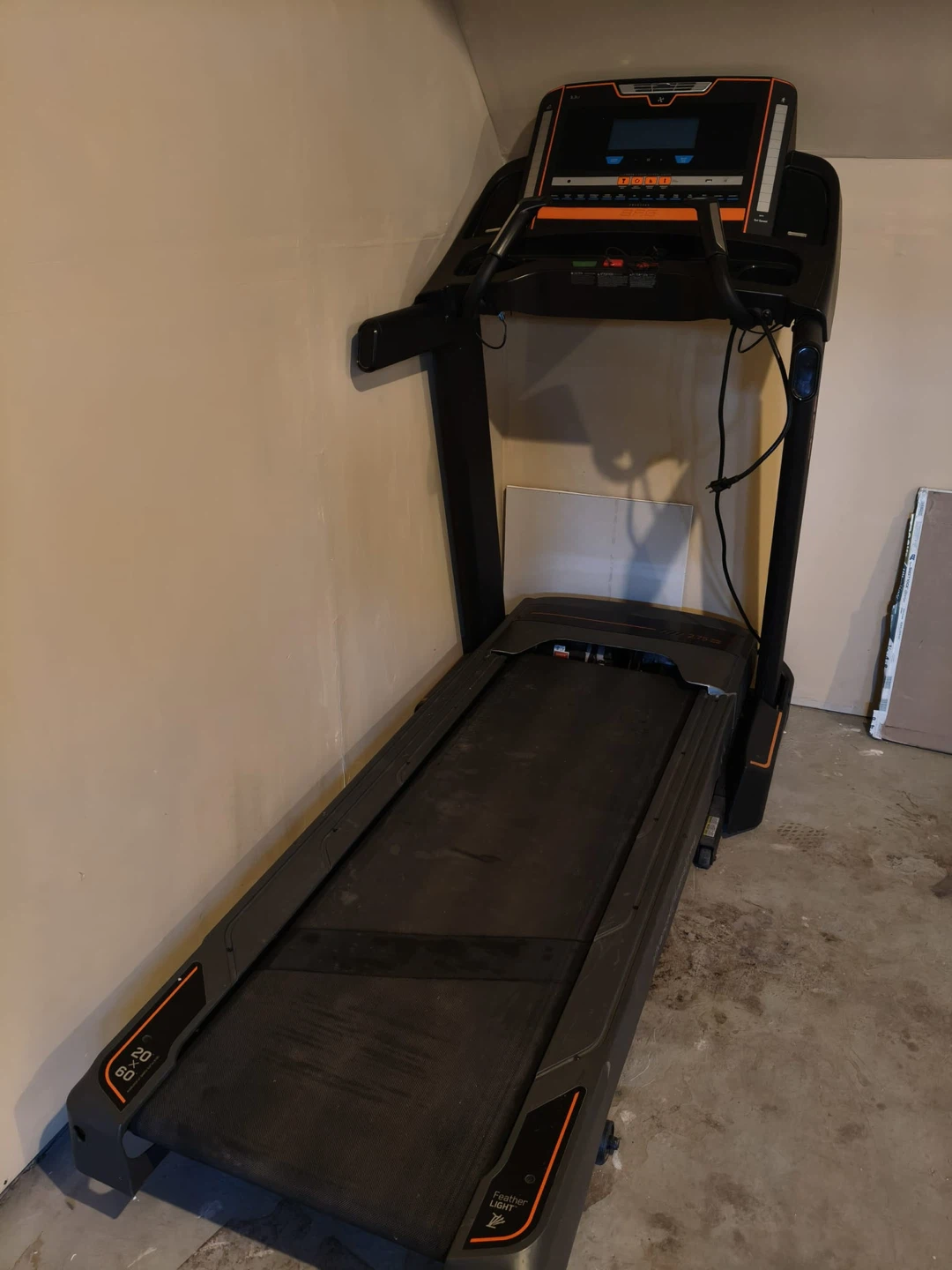 AFG 5.3 AT Treadmill - photo 4