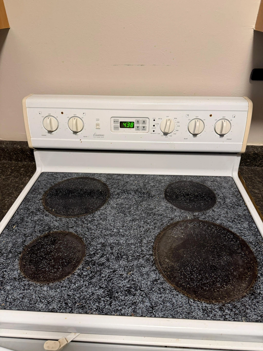 White Electric Stove with 4 Burners - photo 2