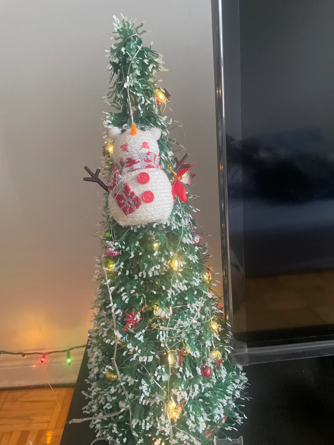 LAST MOVEOUT WEEK: Christmas Tree with Snowman + Beads + lights