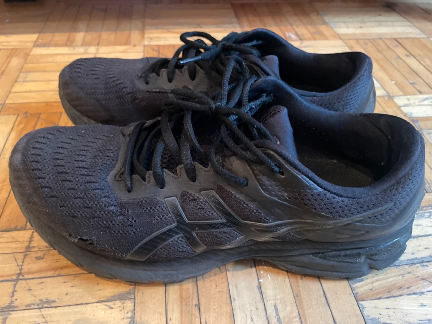 Asics Gel-Kayano Running Shoes - US 10/ UK 9