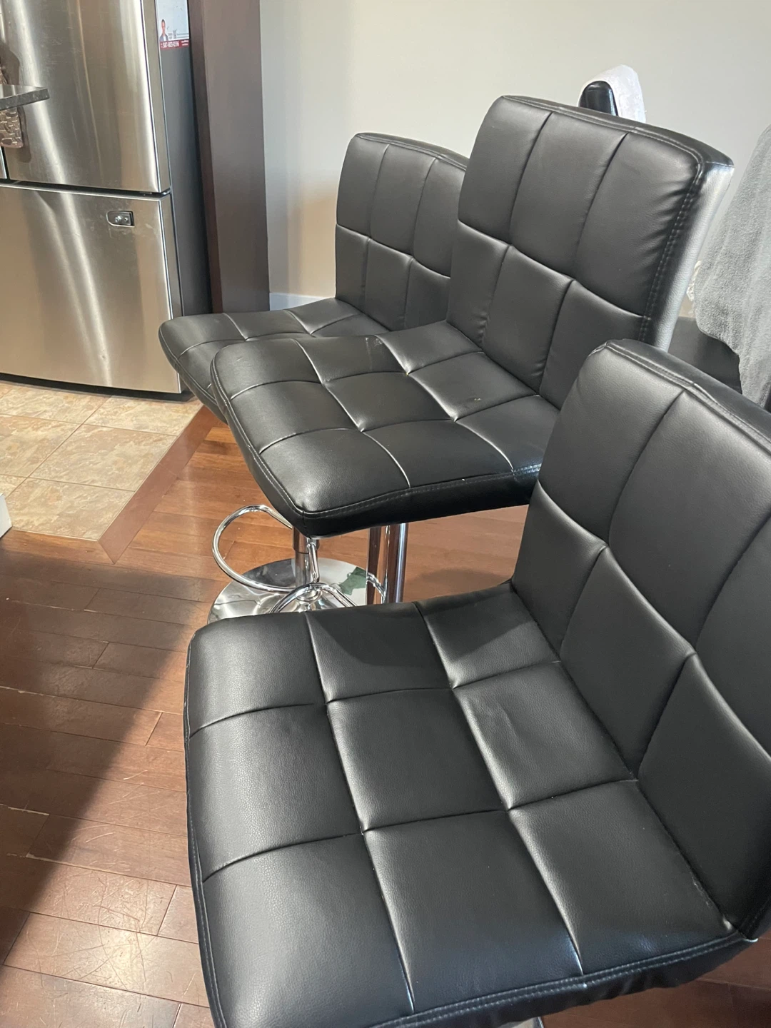 Set of 3 Black Faux Leather Bar Stools with Chrome Base - photo 2
