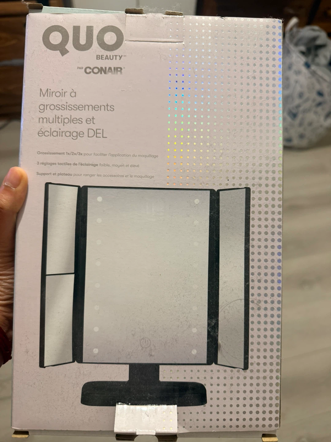 QUO Beauty Tri-Fold LED Makeup Mirror