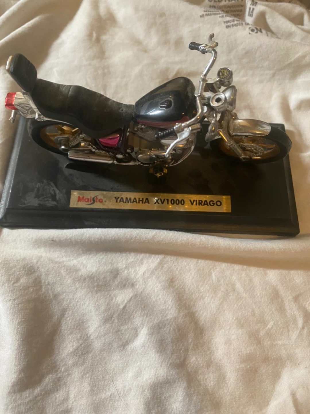 Yamaha XV1000 Virago Model Motorcycle - photo 3