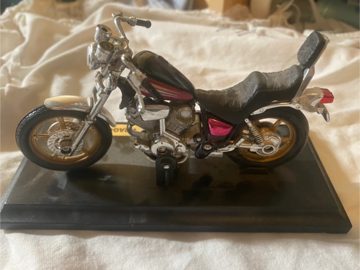 Yamaha XV1000 Virago Model Motorcycle - photo 2