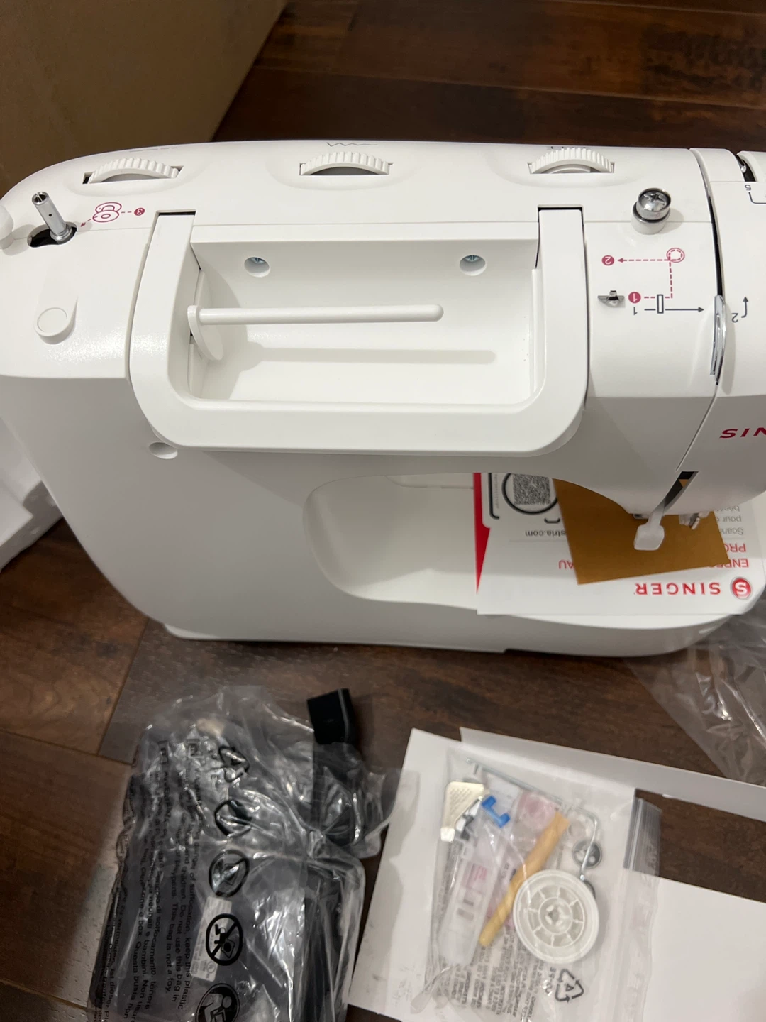 Singer MX231 Sewing Machine - photo 3