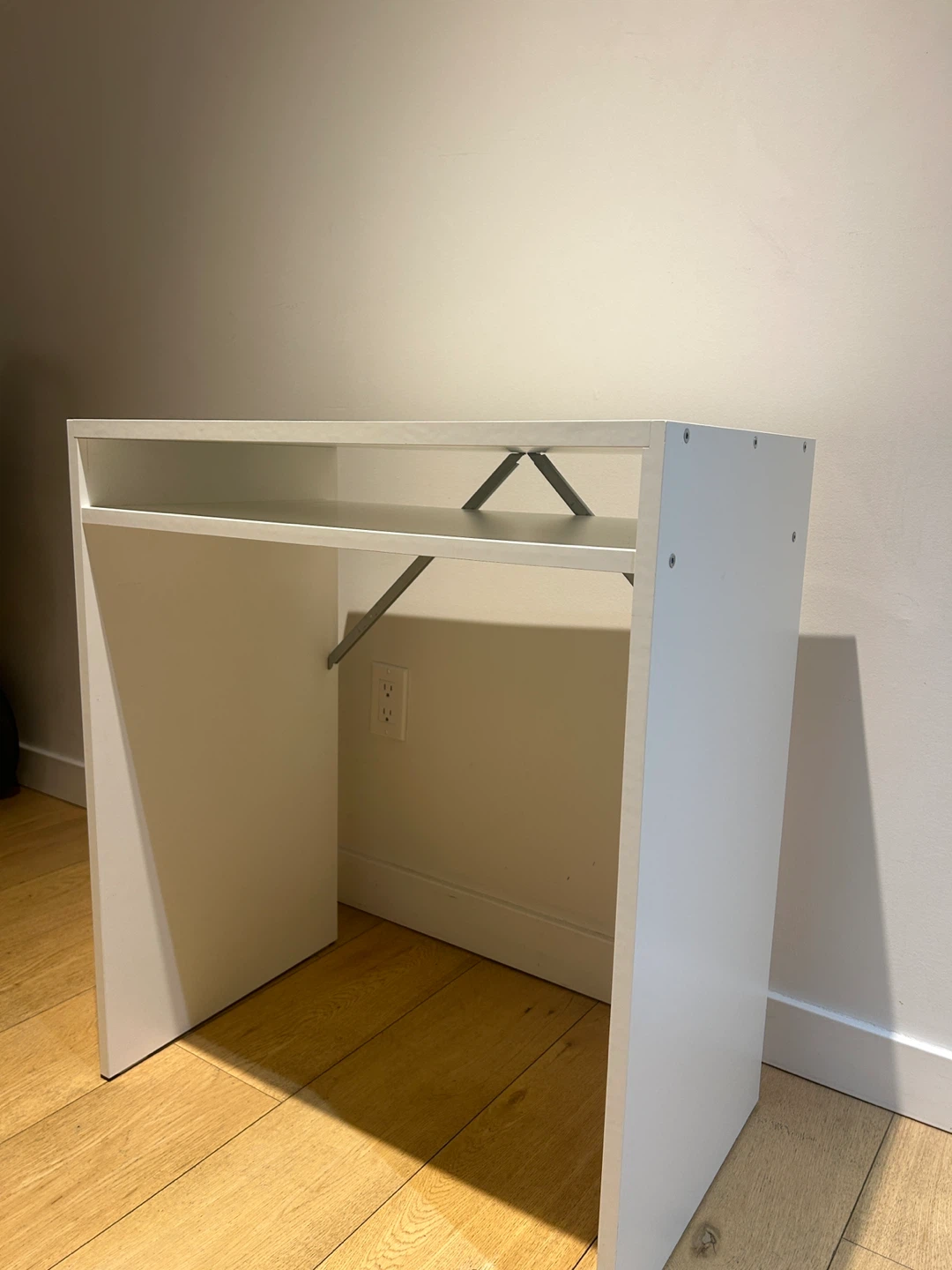 White Desk with Shelf - photo 2